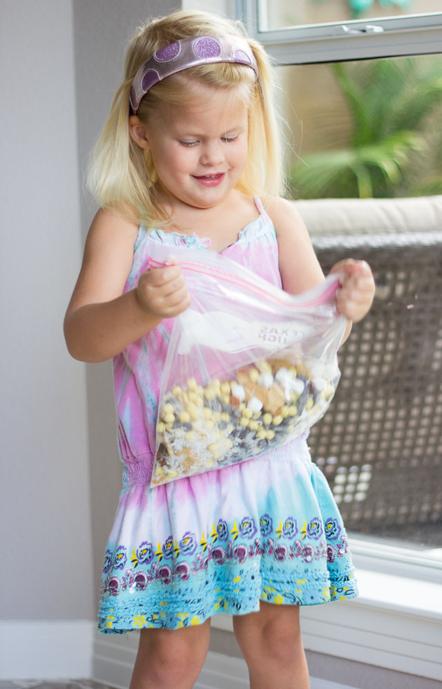 This pool snack mix is the best way to satisfy post-swimming hunger! This pool snack mix is the best way to satisfy post-swimming hunger!