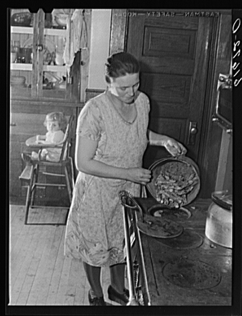 BLOG Using Corn Cobs as Fuel in a Woodburning Cookstove Timebomb 2000