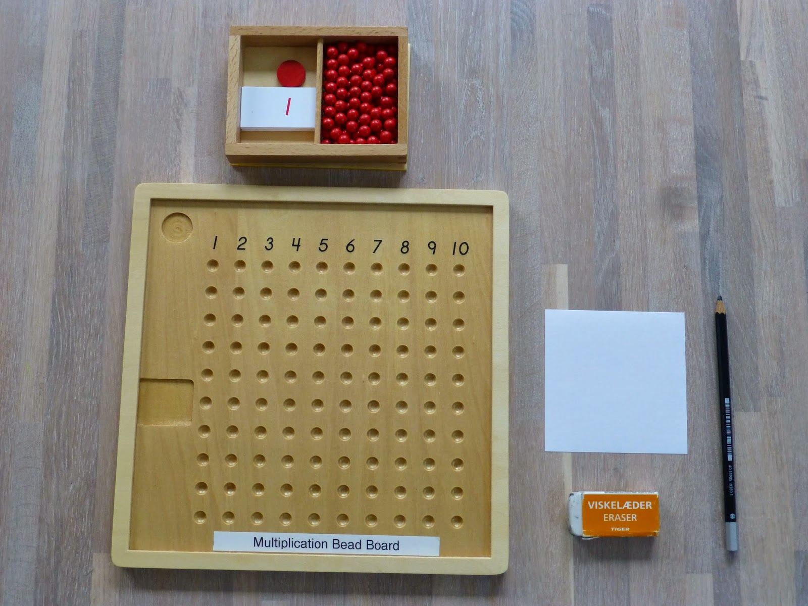 Family FECS Montessori Activity Multiplication Bead Board (乘法珠板 [chéngfǎ zhū bǎn])