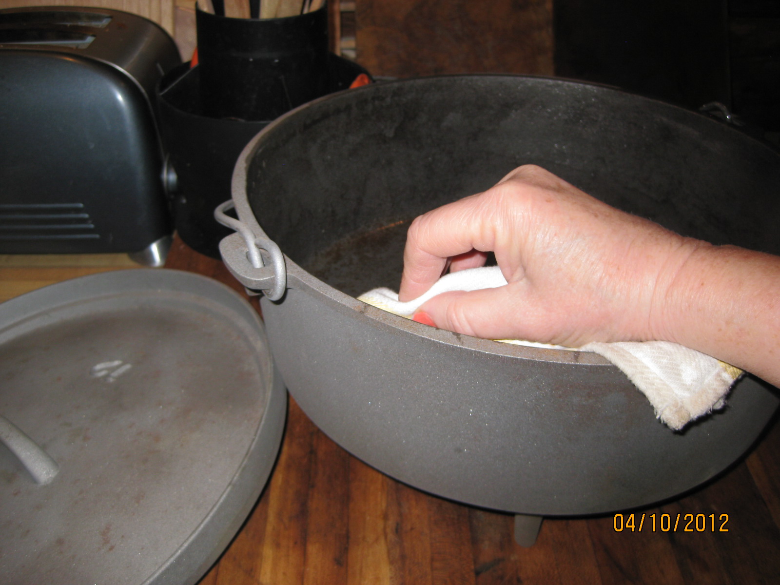 The Pauley Principle Restoring a Rusty Cast Iron Dutch Oven