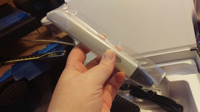 Holding the actual Mynt3d pen in my hand.