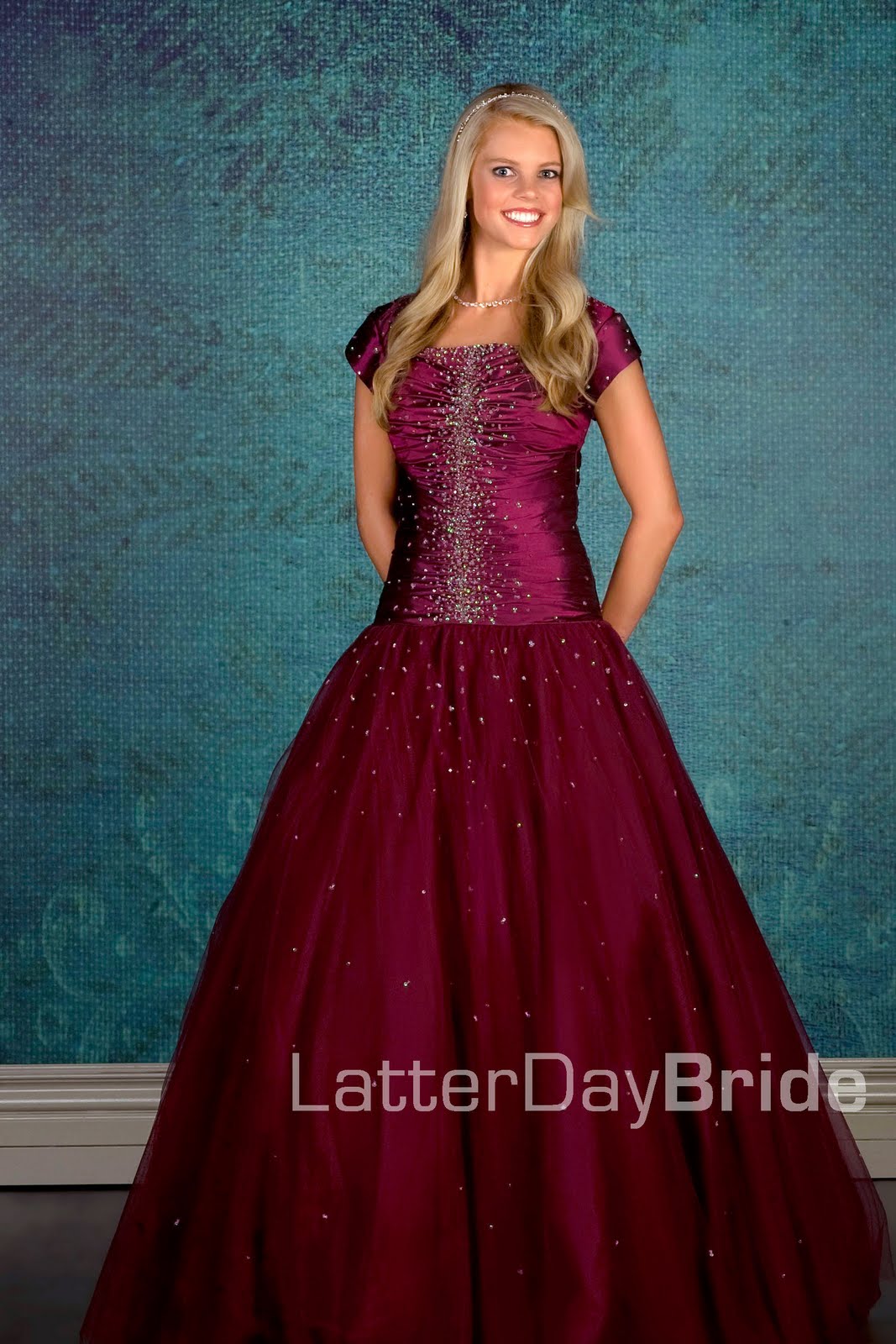 Mod Style Lounge: Pretty in a Prom Dress!