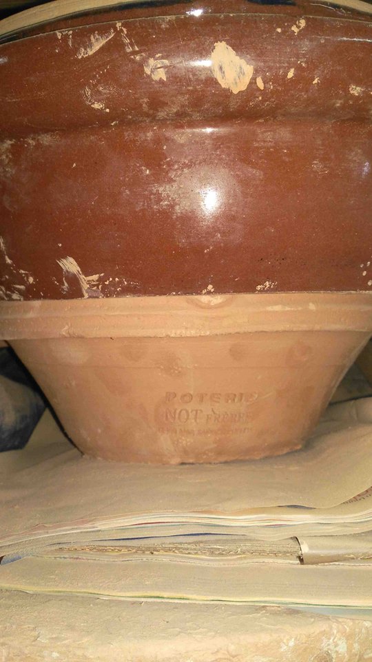 valérie schlée un atelier d'écriture à la poterie des frères Not