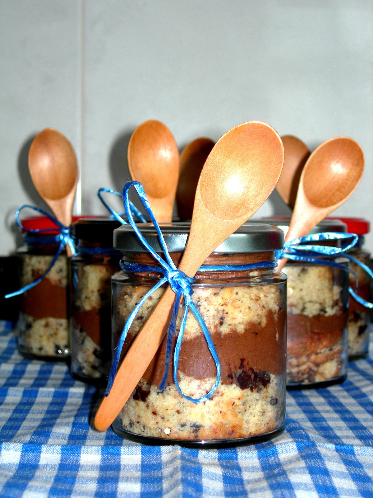 Cupcakes de plátano y chocolate con buttercream de chocolate en tarros