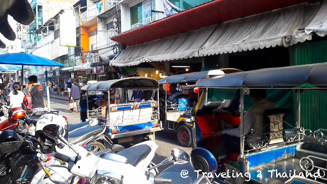 A soi at a suburb of Bangkok, Thailand