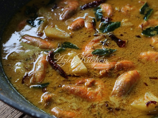 Gulai Udang Nenas Tumis Darat - Azie Kitchen