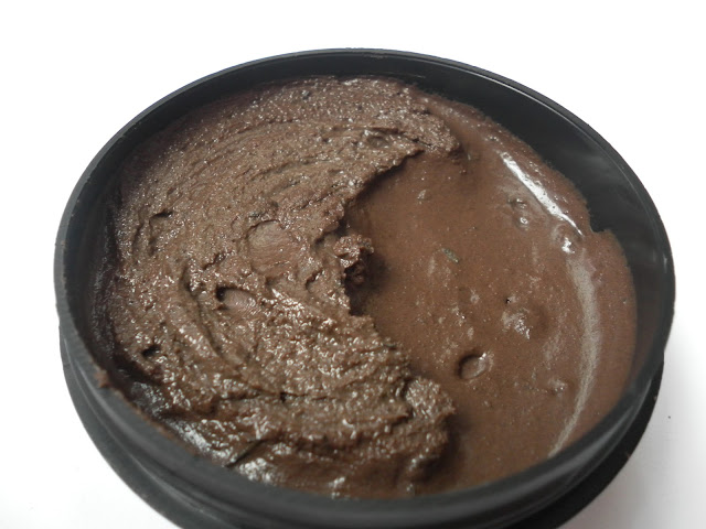A picture of Lush Cupcake Fresh Face Mask
