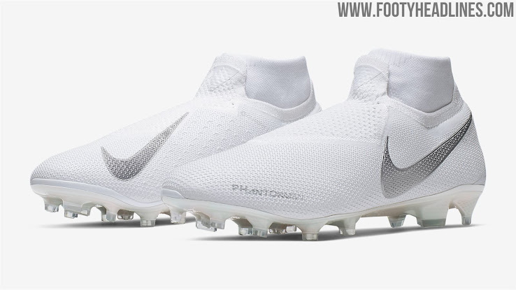nike nuovo white cleats
