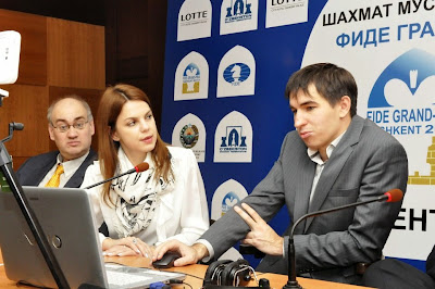 Échecs à Tashkent : Dmitry Andreikin lors de la conférence de presse de la ronde 10 - Photo © Anastasia Karlovich 
