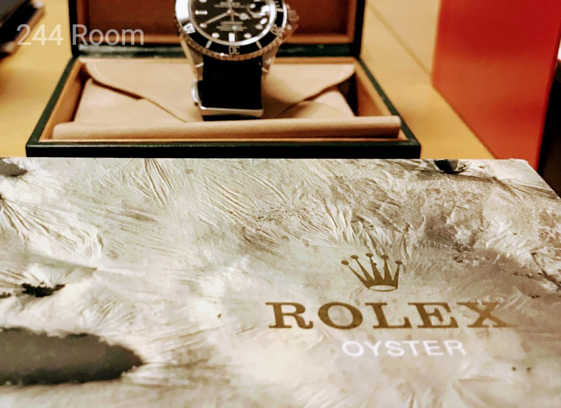 Rolex-submarinerdate-genuine-box