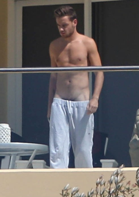 One Direction's Liam Payne is definitely short of underwear judging by...