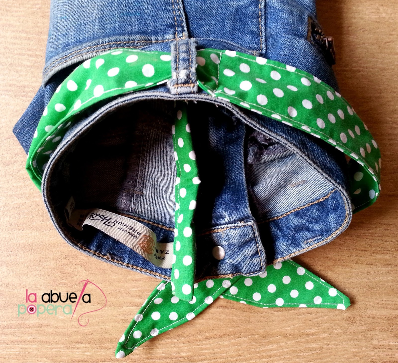 La Abuela Popera: funda de sombrilla up con vaqueros reciclados