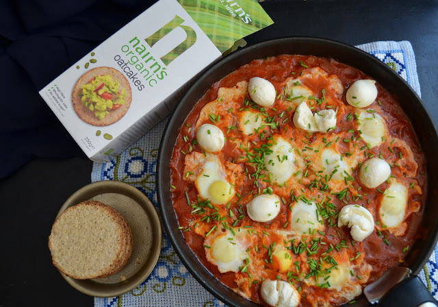 Shakshuka cu ouă de prepeliță și mozzarella