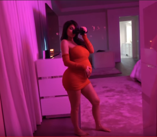 Luxury Makeup - (kylie Jenner’s Baby daughter pic and video)