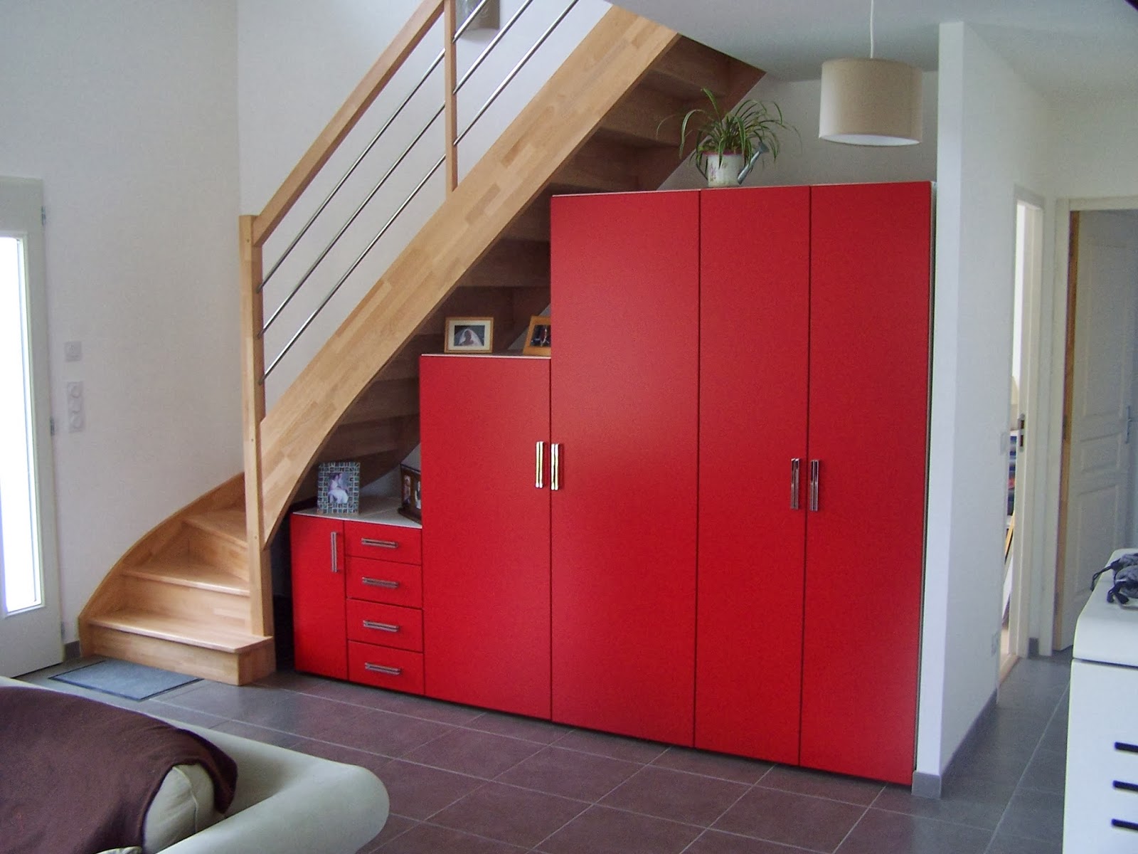 Amenagement placard sous escalier
