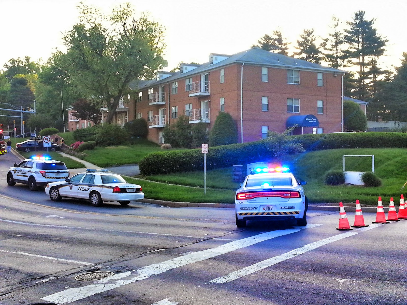 Robert Dyer Bethesda Row Accident closes SB lanes of Ridgefield Road