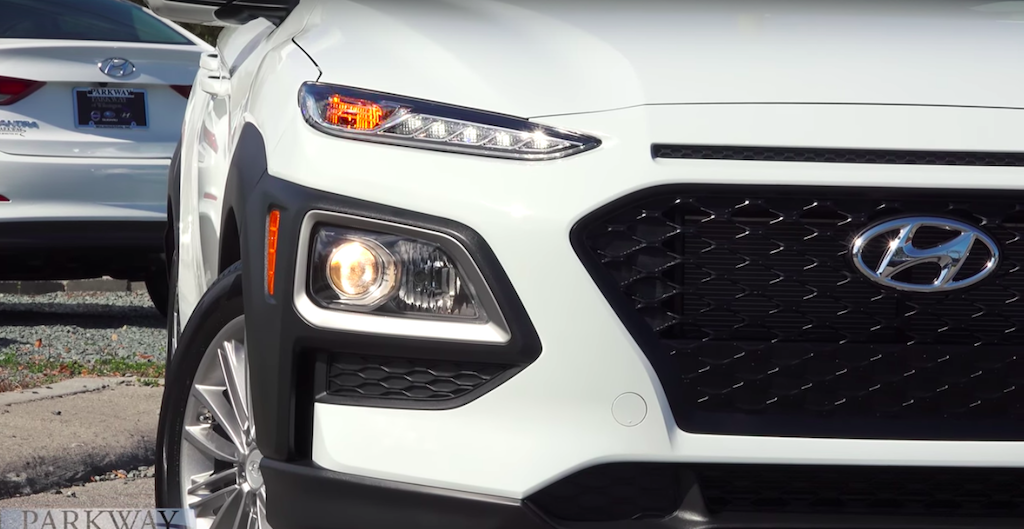 Thông Số Kỹ Thuật Xe Hyundai KONA 3 phiên bản số tự động: tiêu chuẩn 2.0AT, đặc biệt 2.0AT, turbo 1.6AT. - Kona Màu Trắng tại Việt Nam