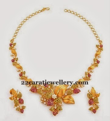 Very Delicate Floral Necklace
