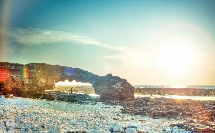 Cổng tò mò tuyệt đẹp trong ánh nắng mai Cổng tò mò tuyệt đẹp trong ánh nắng mai