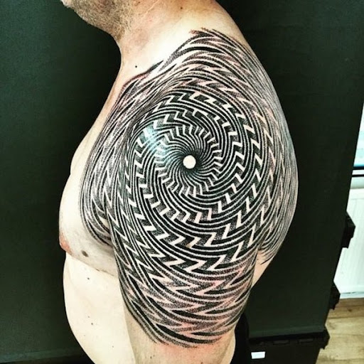 Hipnotizante ombro tatuagem