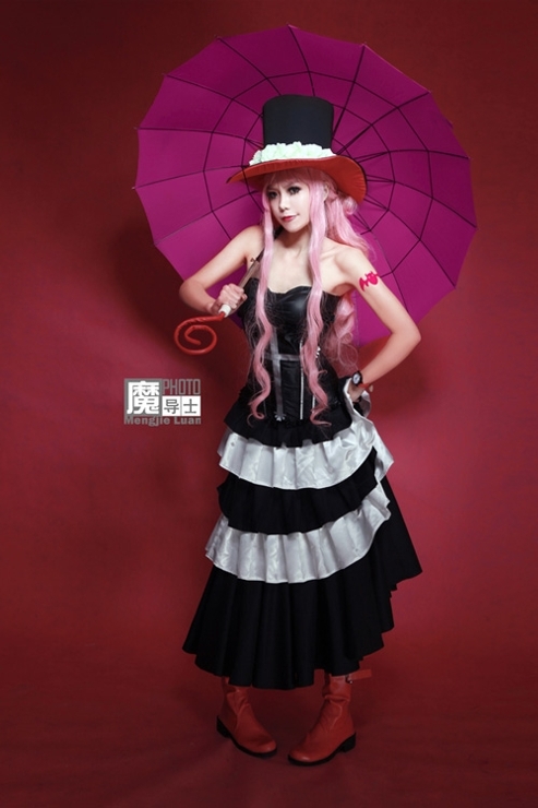 One-Piece-Cosplay-005-Perona-TimeSkip-by-Jill-White