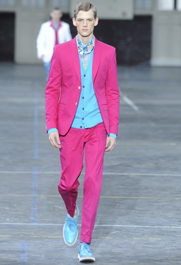 A MAN OF STYLE!: Spring 2012 - The Colored suits