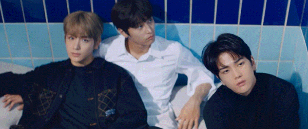 최대 리즈찍고 시작부터 비주얼 폭격하는 남돌.jpgif | 인스티즈