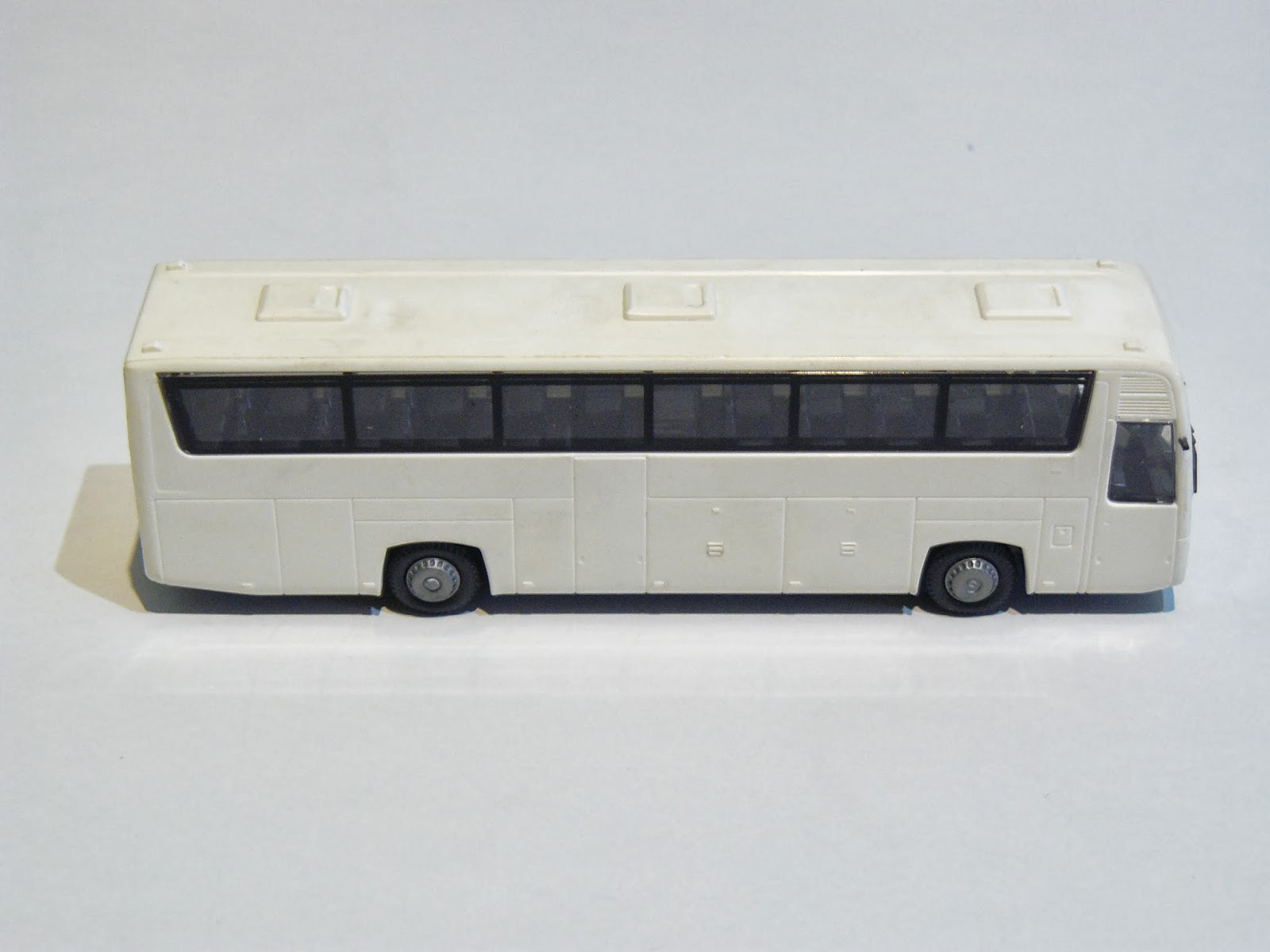 Micro Bus Eligor Renault FR1 Albertville 92, 1/43, état Correct, Pièces Manquantes
