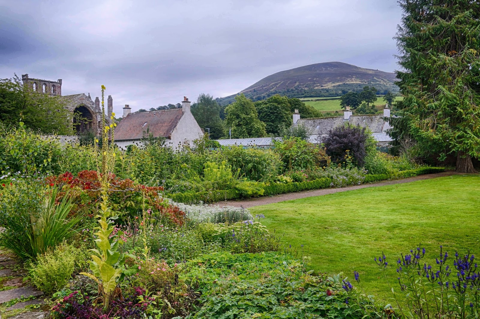 JibberJabberUK Harmony Garden