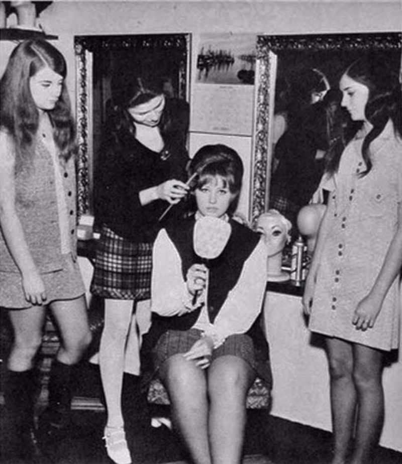 Inside Vintage Beauty Salons From the 1950s and 1960s ~ vintage everyday