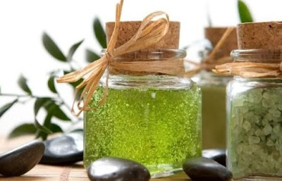 Những mẹo làm đẹp từ tinh dầu trà xanh Những mẹo làm đẹp từ tinh dầu trà xanh
