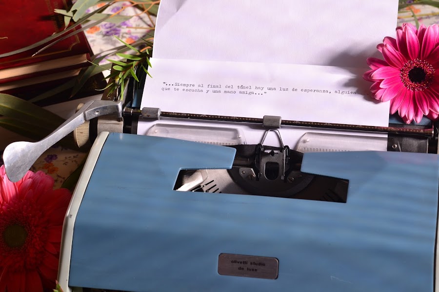 Decoración boda vintage maquina de escribir olivetti studio de luxe