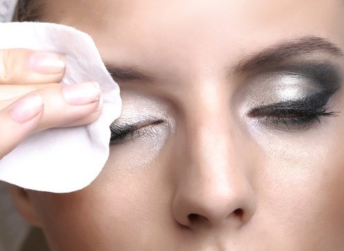 9 Utilisations cosmétiques de l'huile d'olive qui vous feront paraître belle 9 Utilisations cosmétiques de l'huile d'olive qui vous feront paraître belle