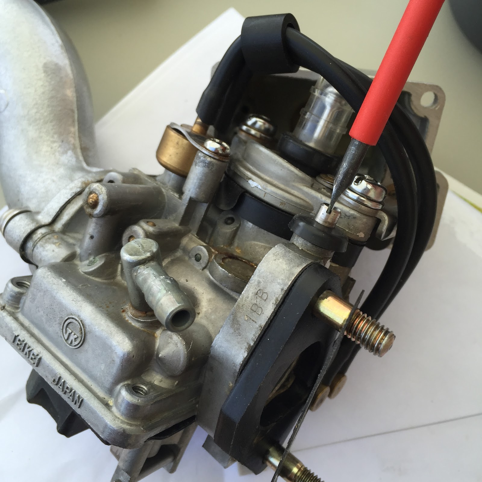 Greasy Hands and a Wrench Yamaha 9.9 4stroke (1991) outboard carb