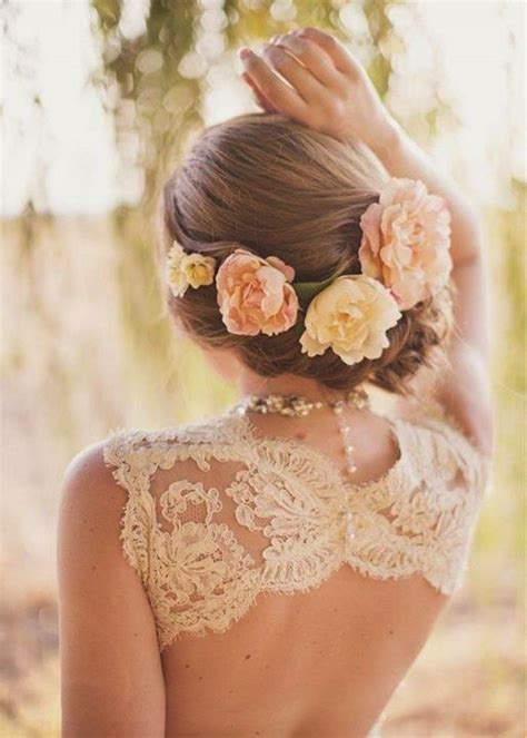 Beautiful And Romantic Wedding Flowers On Your Hair Beautiful And Romantic Wedding Flowers On Your Hair