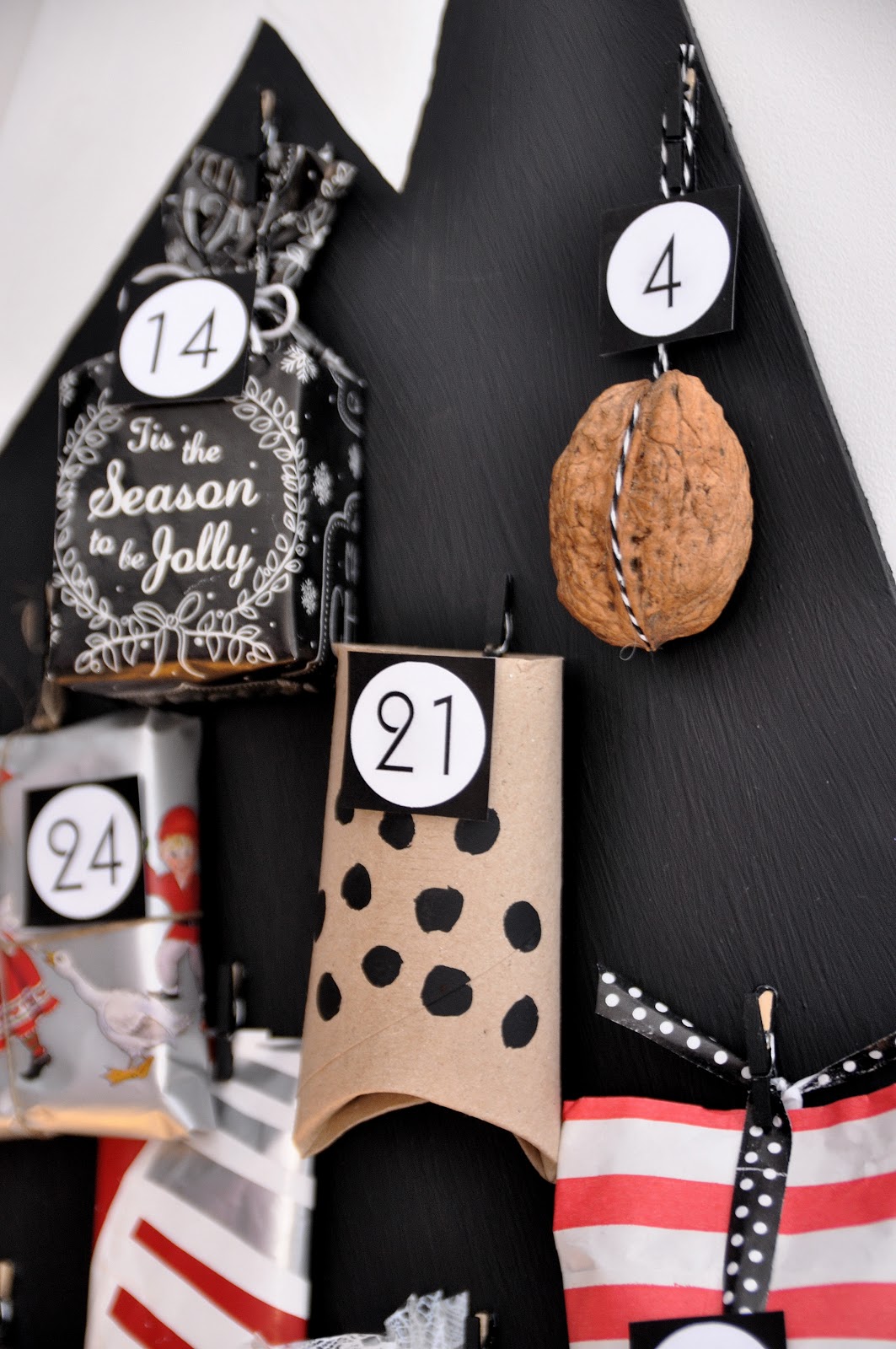 Christmas calendar + free printable | mamaisdreaming.blogspot.co.uk