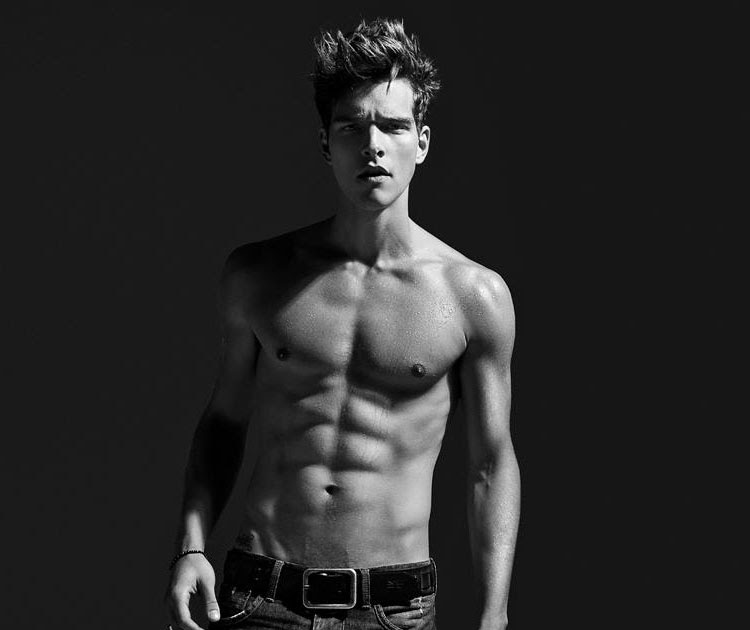 Alex Cunha торс