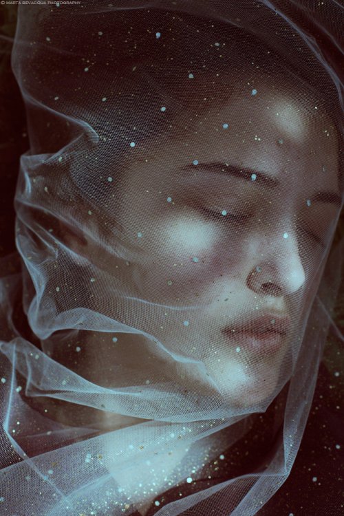 A fotografia poética e artística com toques fashion com belas mulheres de Marta Bevacqua Marta Bevacqua fotografia fashion artística beleza modelos mulheres arte poesia
