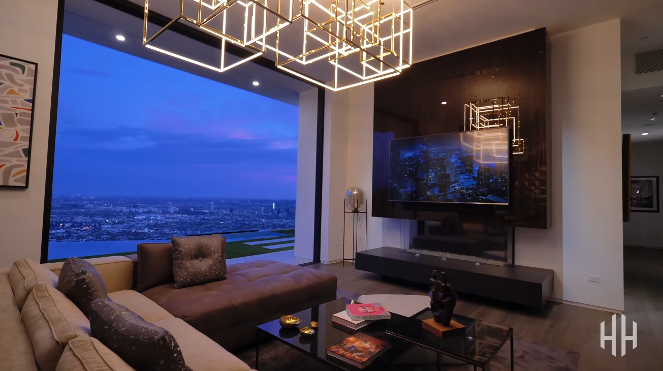 59 Photos vs. 1622 Viewmont Dr, Los Angeles vs. Luxury Mansion Interior Design Tour