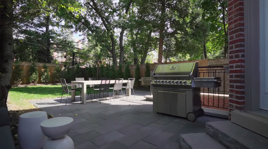 Tour 100 Snowdon Ave, Toronto vs. 43 Interior Design Photos