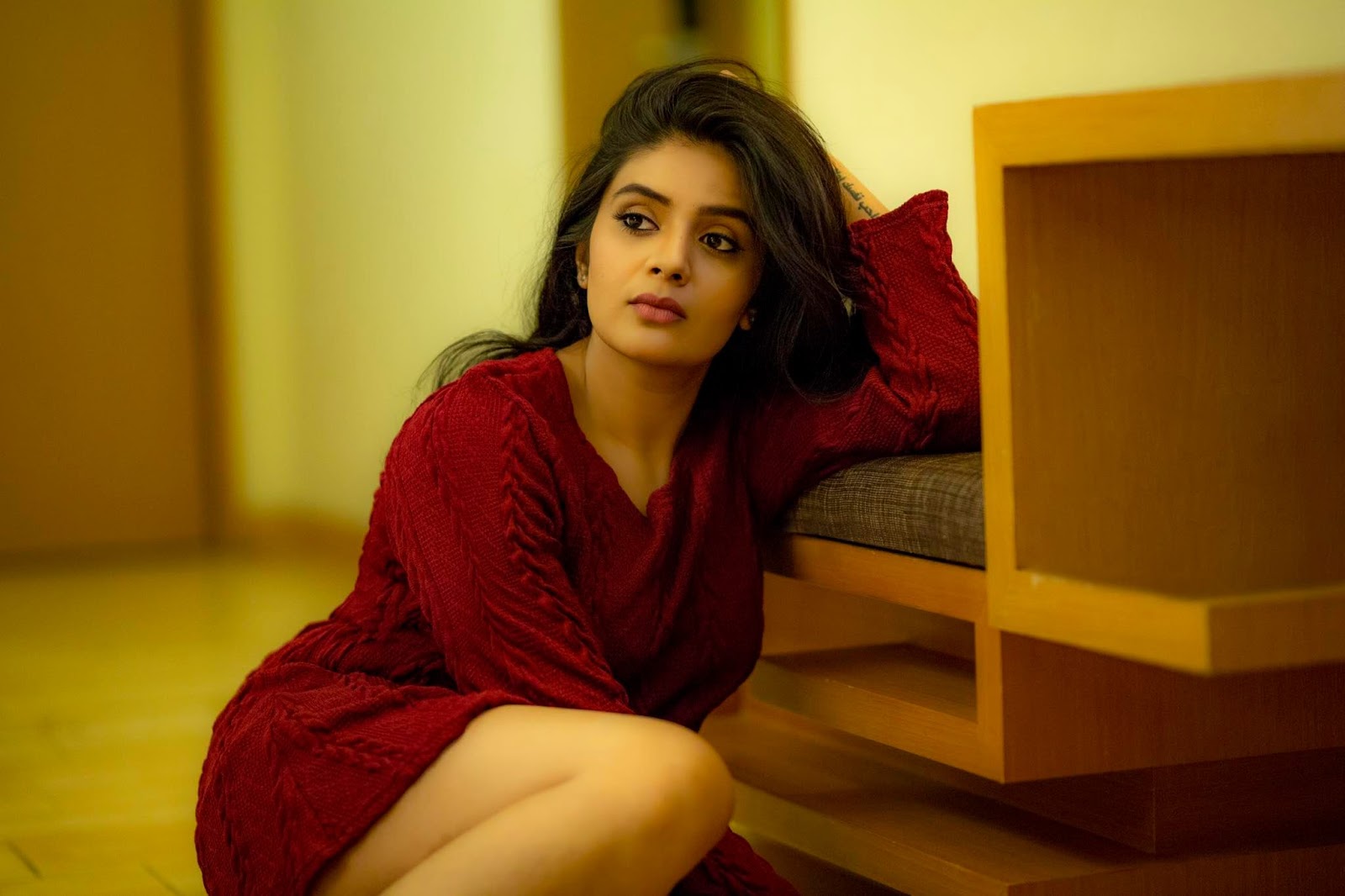 Indian Hot TV Girl SreeMukhi Photosoot In Maroon Top.