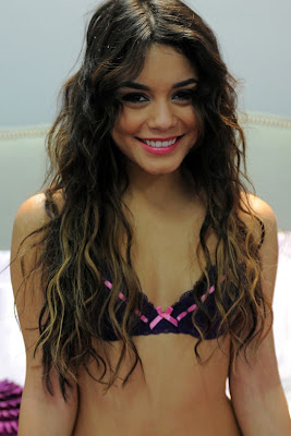 Vanessa Hudgens Beautiful Picture With Beautiful Smile 