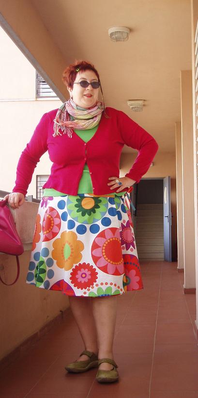 Señora Allnut: colorful skirt!
