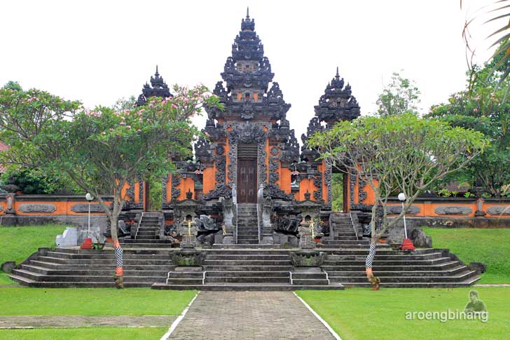 pura agung tamansari halim perdanakusuma