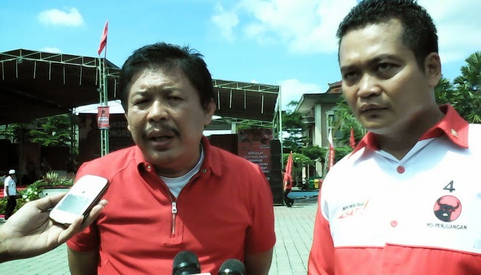 Manuver Forkap Dekati Kembang Hartawan