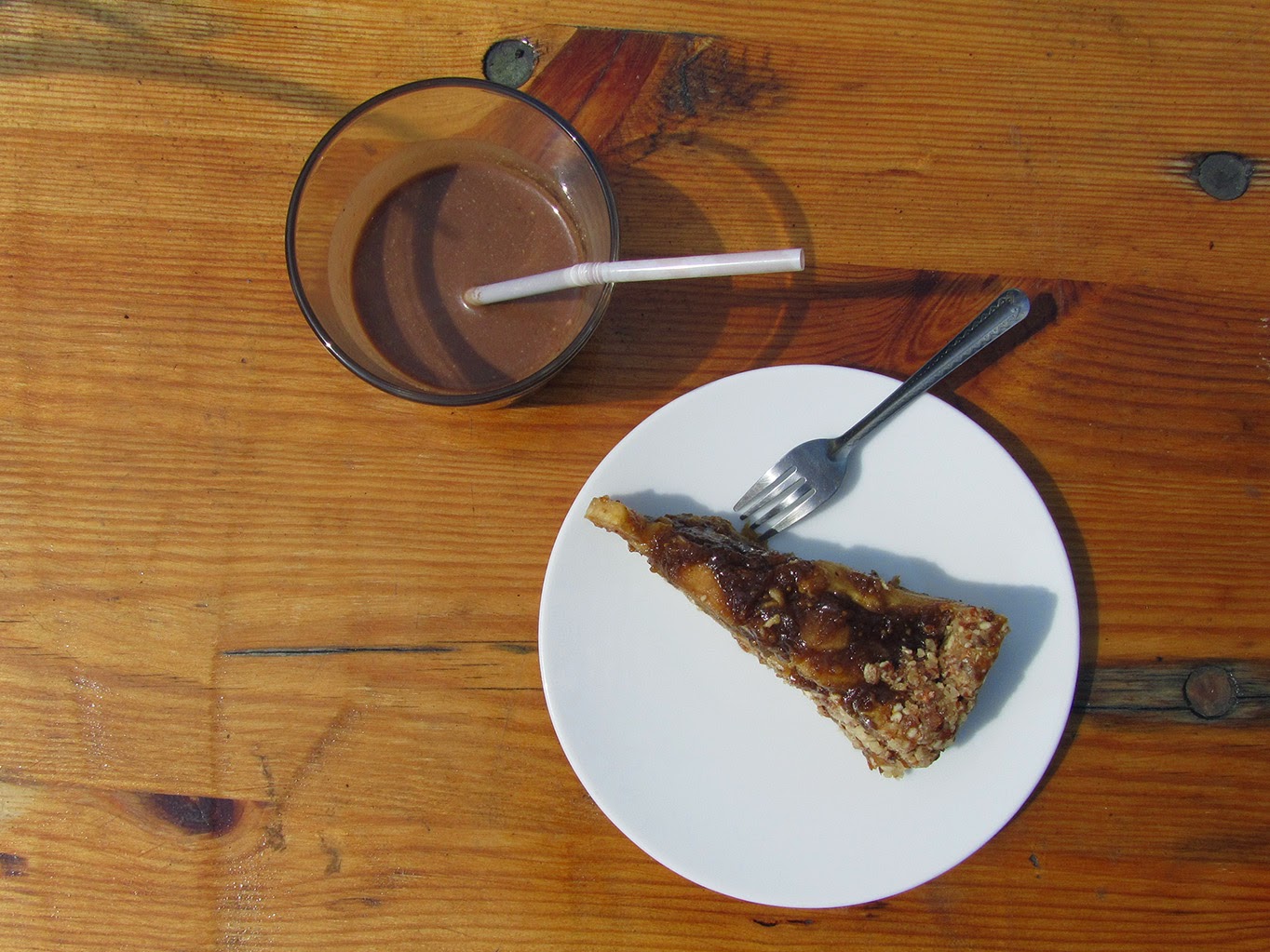 raw food chocolate smoothie and apple pie