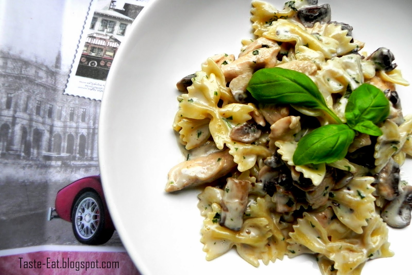 Taste Eat Makaron z kurczakiem i pieczarkami w śmietanie
