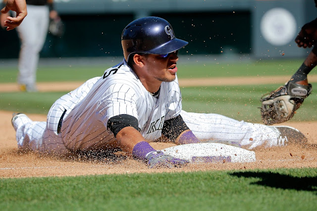 Adames da triple y 2 hits en victoria de los Rockies