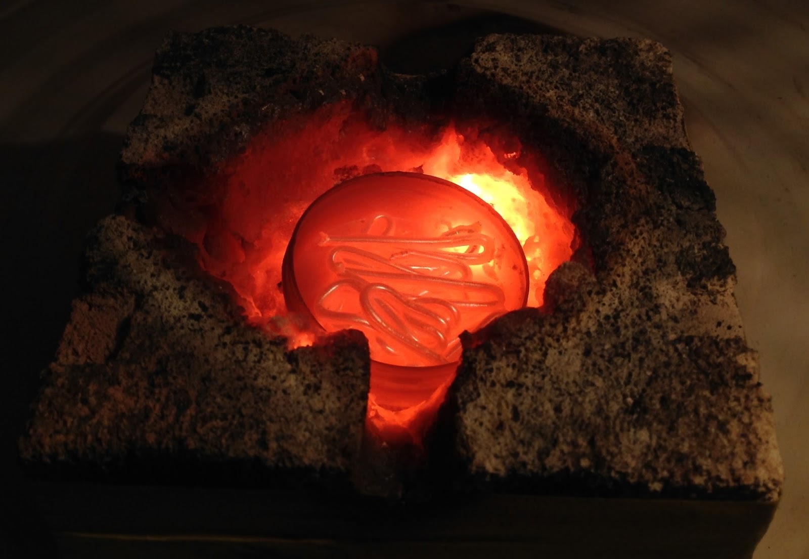 Science With Screens Experiment 57 Microwave Furnace Melting Metal