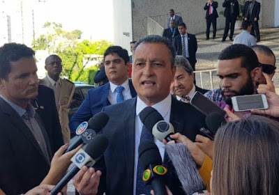 Resultado de imagem para Rui Costa governador da Bahia em coletiva com imprensa